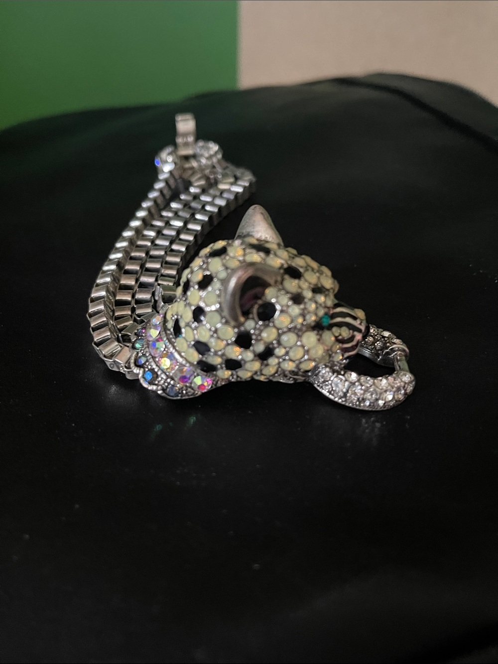 Betsey Johnson Silver-tone Panther 7 in bracelet with Crystal Accents Great Cond - Picture 3 of 10